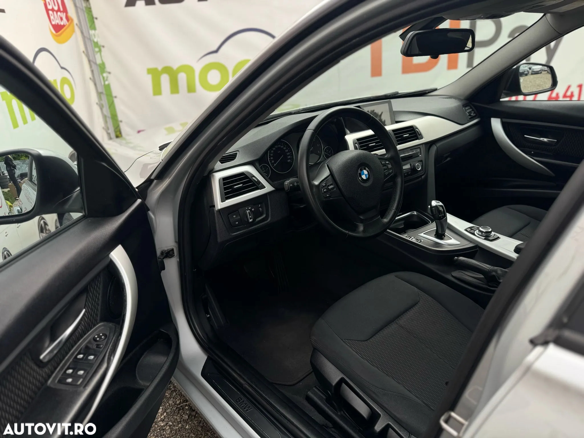 BMW Seria 3 318d Touring Aut. - 27