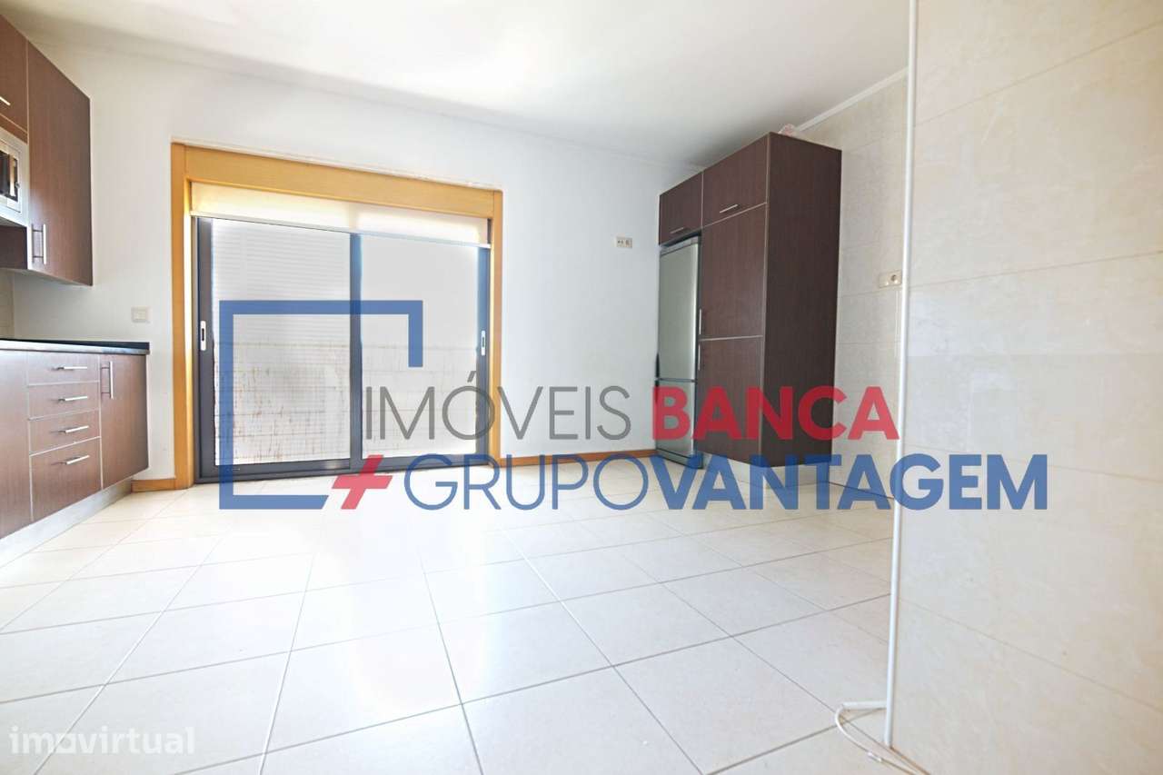 Pinhal Novo  Apartamento T3 com 2 lugares de Estacionamento! - Grande imagem: 5/30