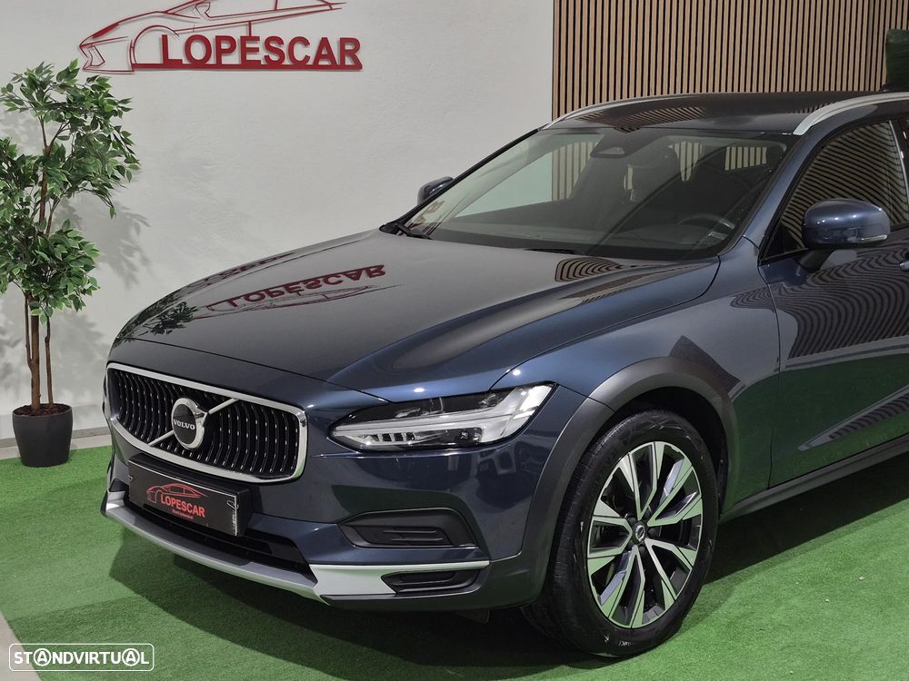 Volvo V90 Cross Country 2.0 B5 Plus AWD - 2