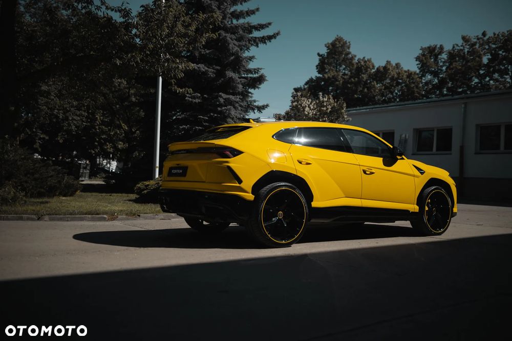 Lamborghini Urus Standard - 31