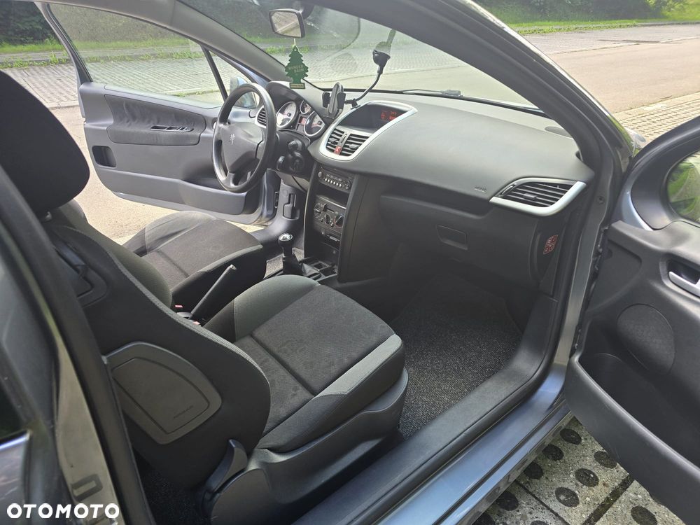 Peugeot 207 - 11