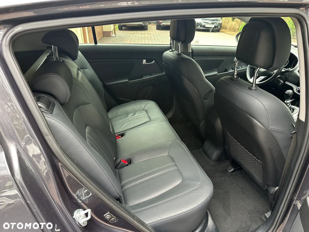 Kia Sportage 1.7 CRDI 2WD ISG Dream-Team Edition - 28