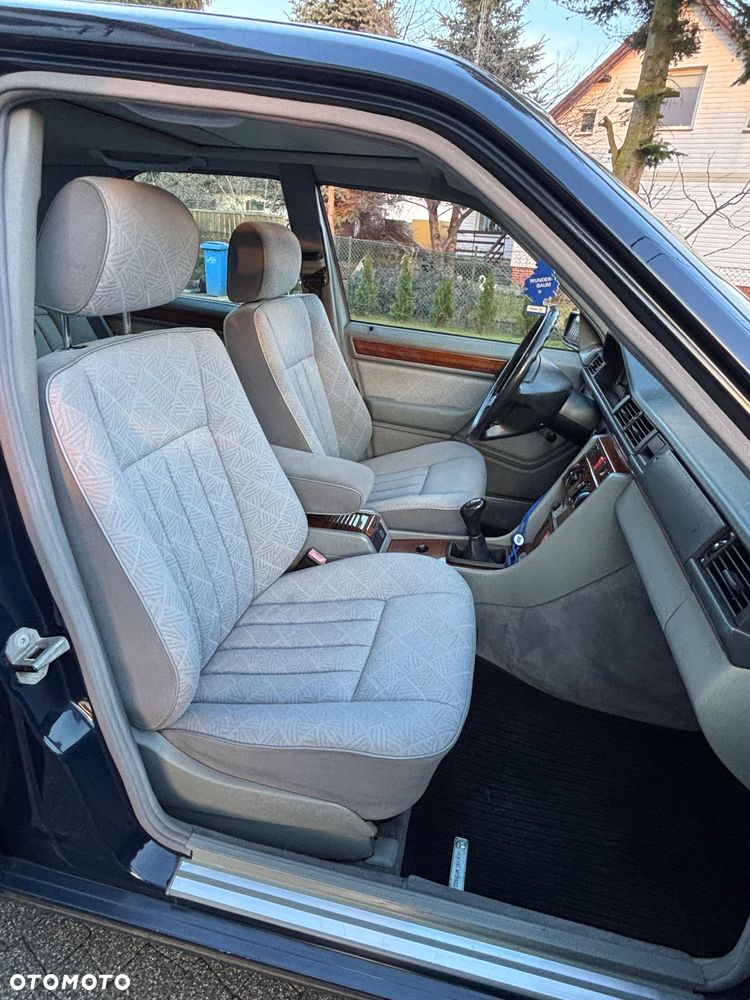 Mercedes-Benz W124 (1984-1993) - 28