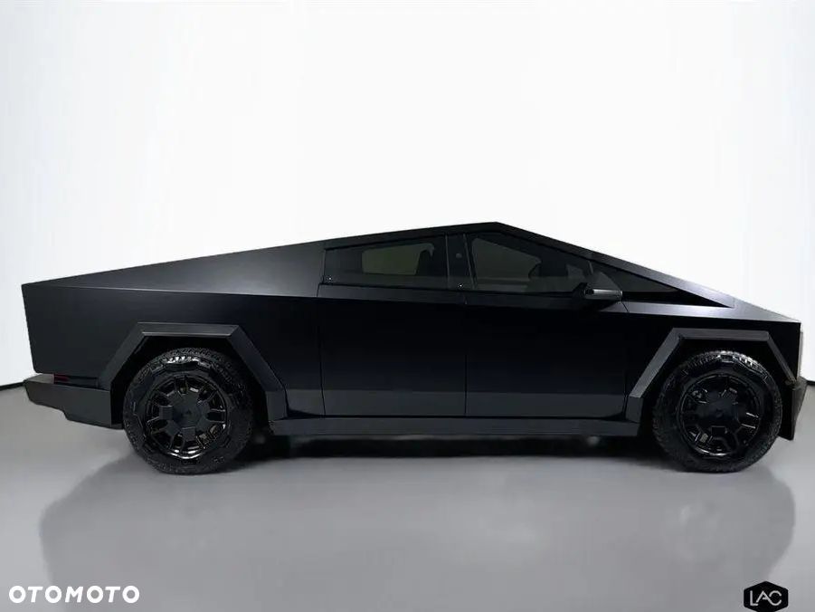 Tesla Cybertruck - 11