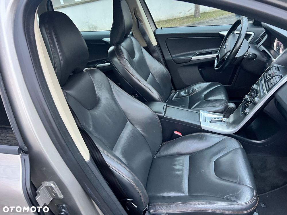 Volvo XC 60 2.0T Powershift RDesign - 7