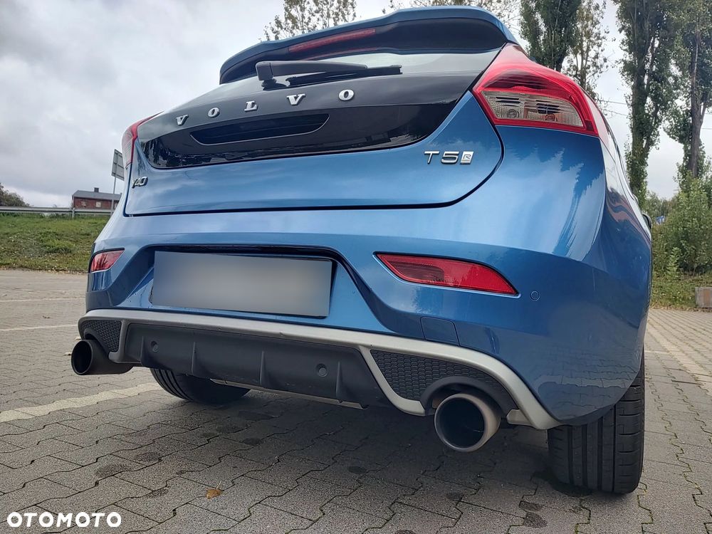 Volvo V40 T5 Drive-E R-Design Momentum - 1