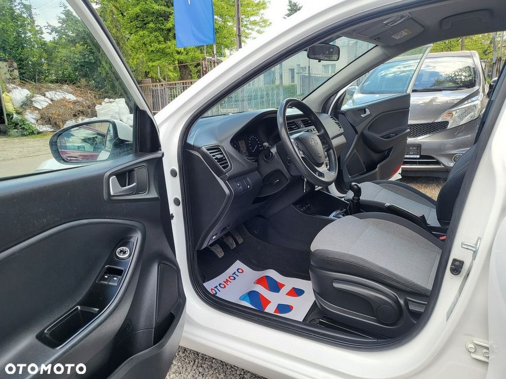Hyundai i20 - 12