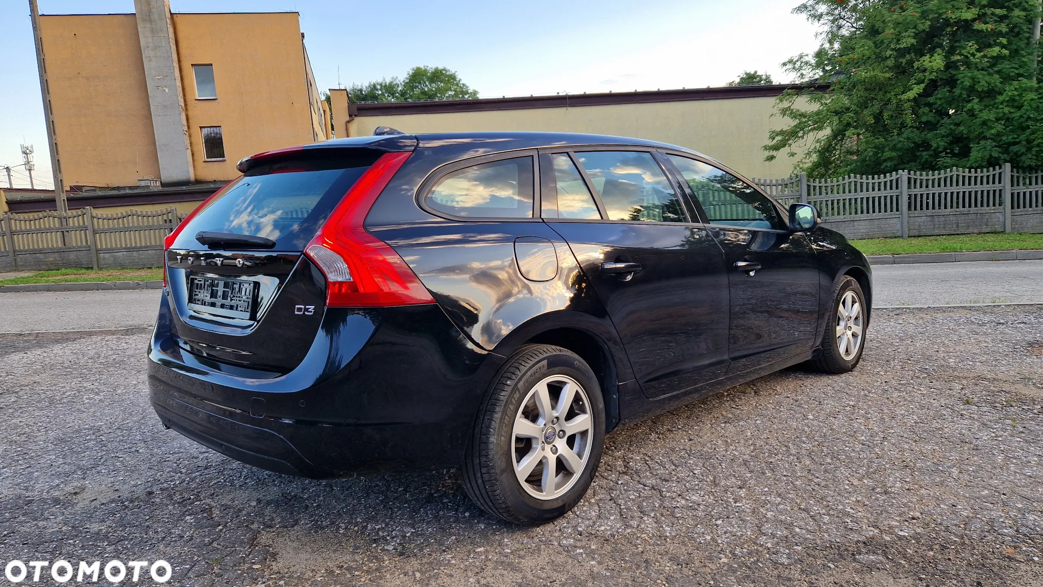 Volvo V60 D3 Geartronic Kinetic - 4