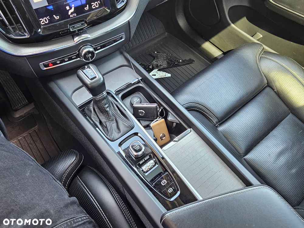 Volvo XC 60 B5 D AWD Geartronic Inscription - 27