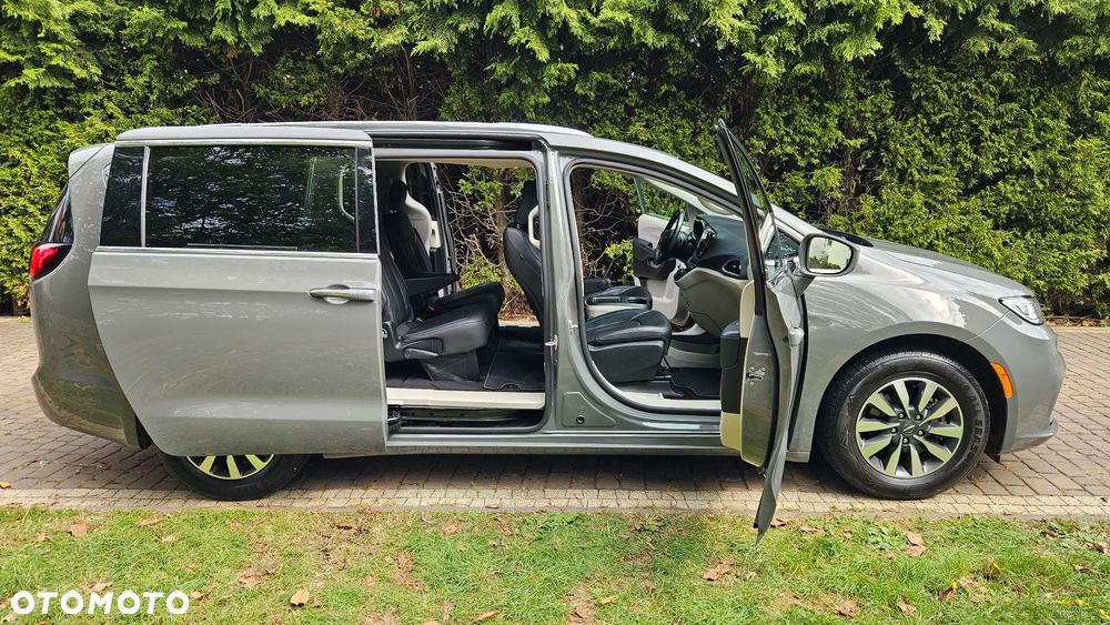 Chrysler Pacifica - 13