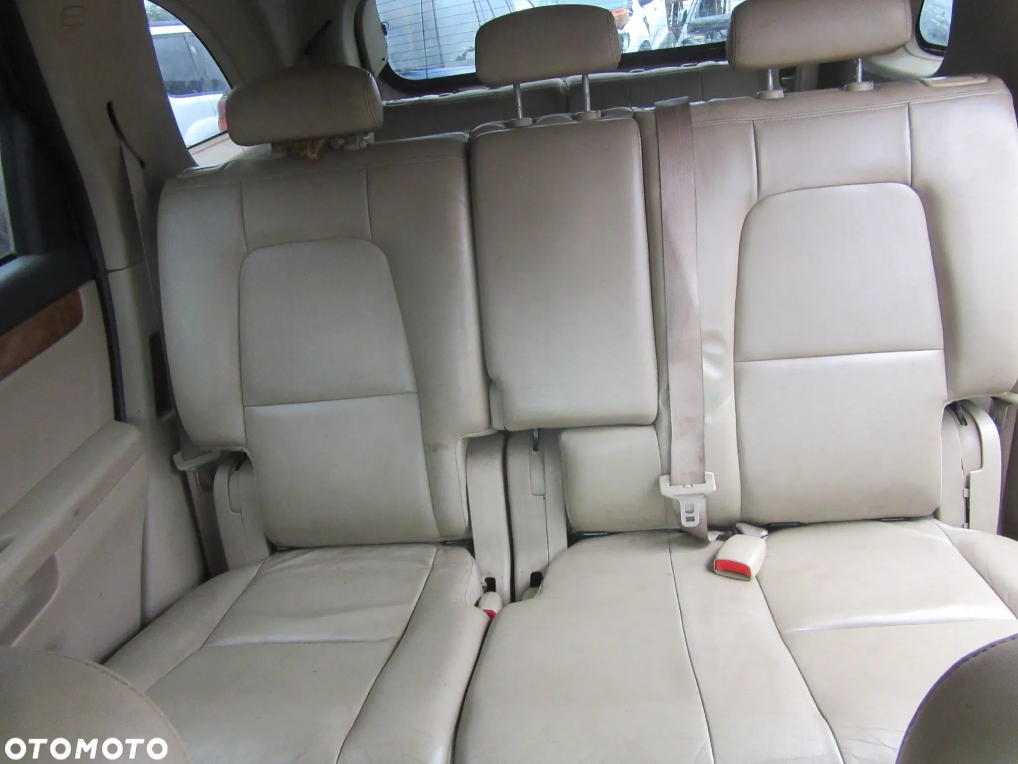 KANAPA FOTELE BOCZKI SKÓRA 7 OSÓB Suzuki XL7 2007 Wszystkie części - 3