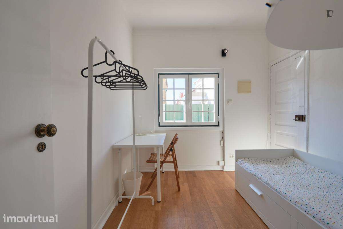 Quarto - localizado em Ajuda Lisbon - Grande imagem: 2/23