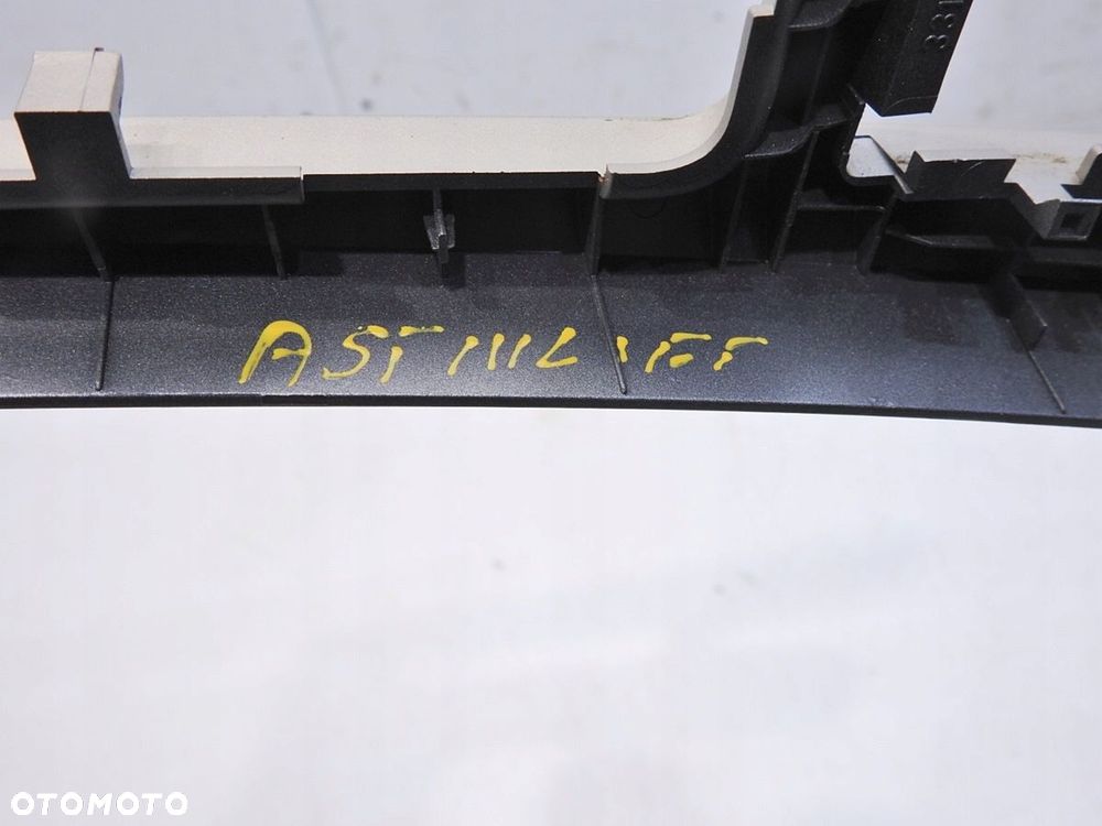 RAMKA OSŁONA ZMIANY BIEGÓW OPEL ASTRA III H - 2