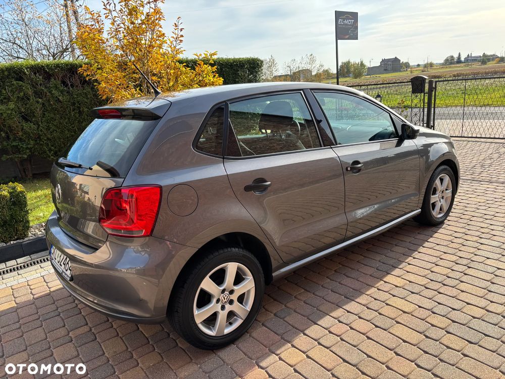 Volkswagen Polo 2011 photo 2