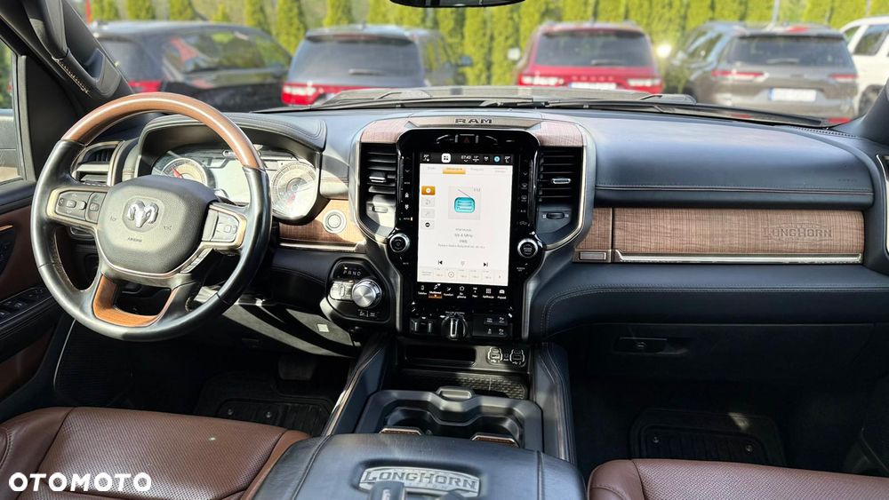 RAM 1500 Crew Cab Longbed Longhorn - 30