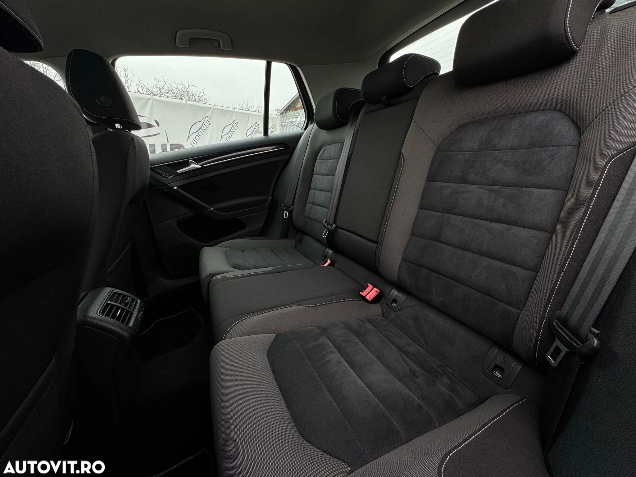 Volkswagen Golf 1.6 TDI DPF DSG BlueMotion Technology Highline - 20