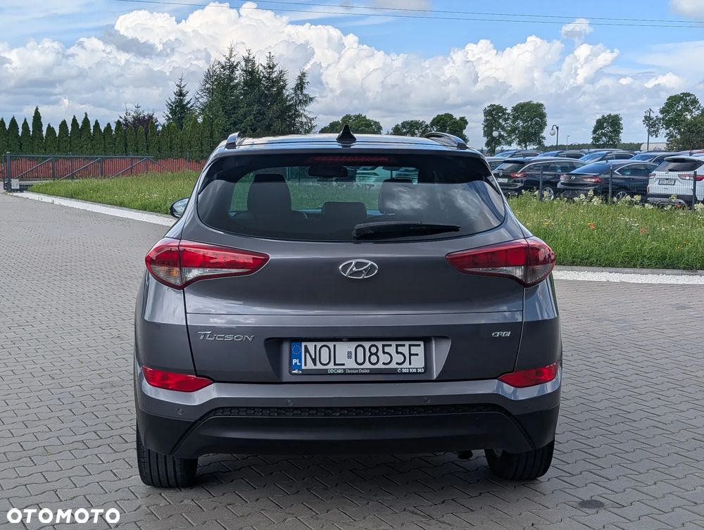 Hyundai Tucson 1.7 CRDI BlueDrive Style 2WD - 12