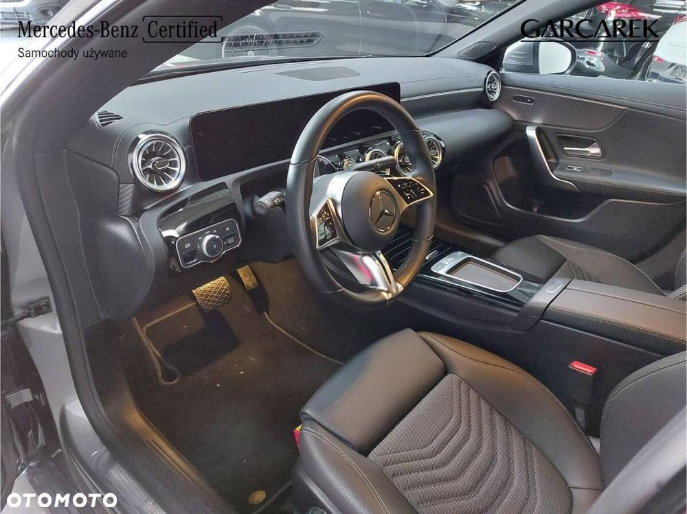 Mercedes-Benz CLA 200 d Progressive 8G-DCT - 12