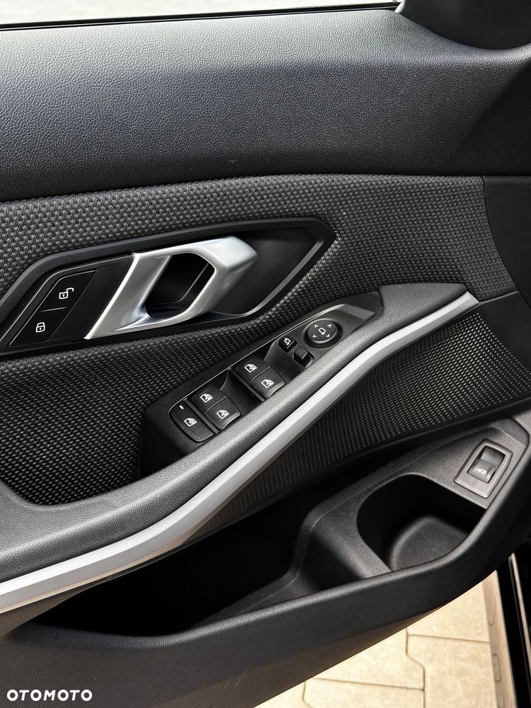 BMW Seria 3 320d xDrive Advantage sport - 18