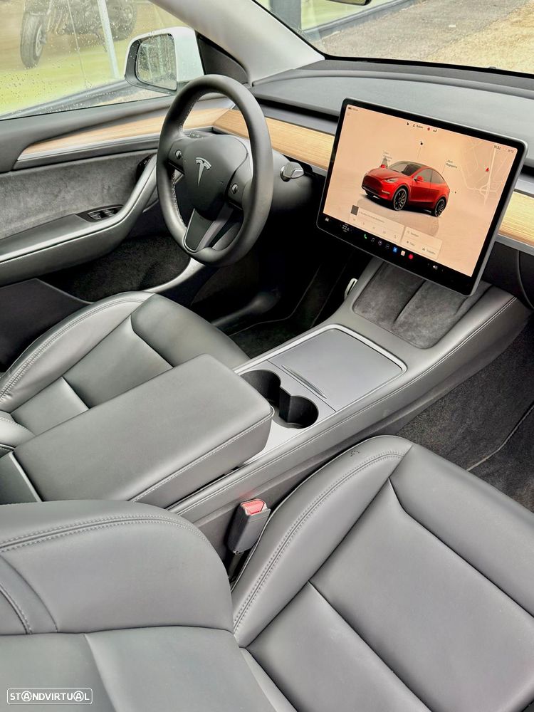 Tesla Model Y Performance Dual Motor AWD - 15