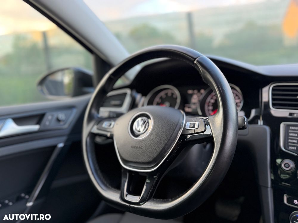 Volkswagen Golf 1.4 TSI BlueMotion Technology DSG Highline - 26
