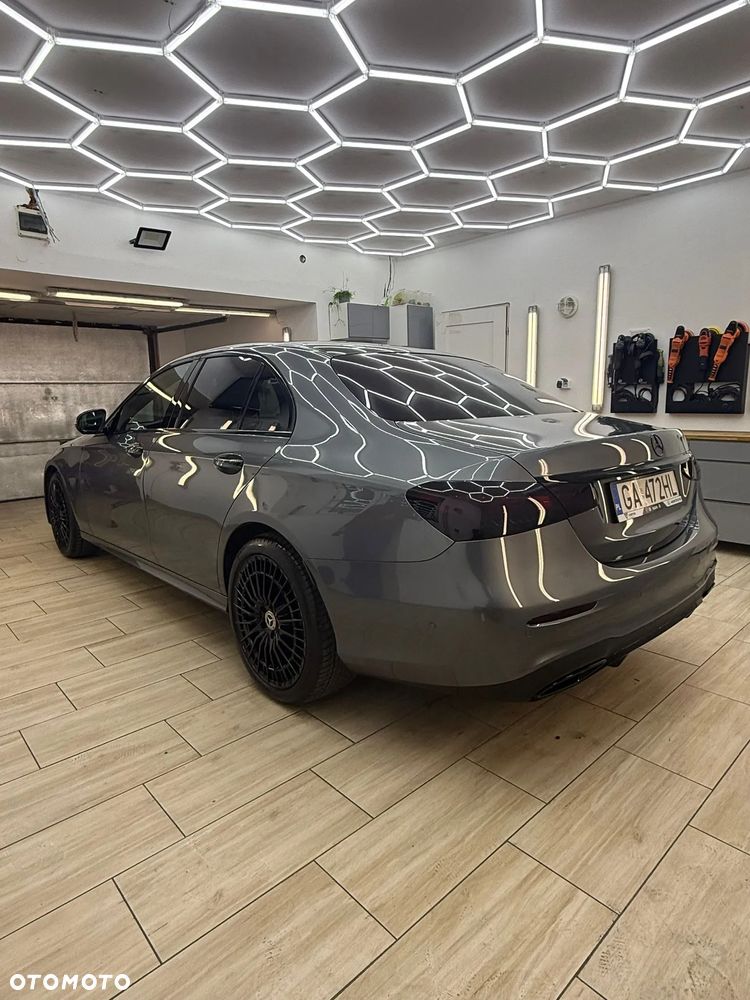 Mercedes-Benz Klasa E - 9