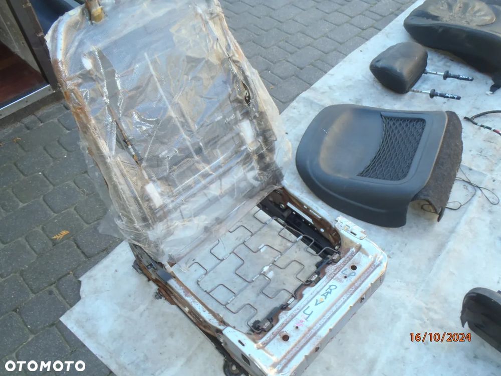 fotel fotele stelaż oparcie siedzisko wiązka instalacja fotela zagłówek ślimak zębatka silniczek regulacji fotela skóra gąbka poduszka powietrzna air bag fotela lewa  mata grzewcza toyota rav 4 IV - 30