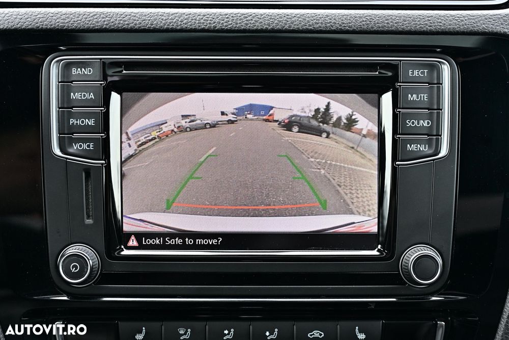 Volkswagen Jetta - 31