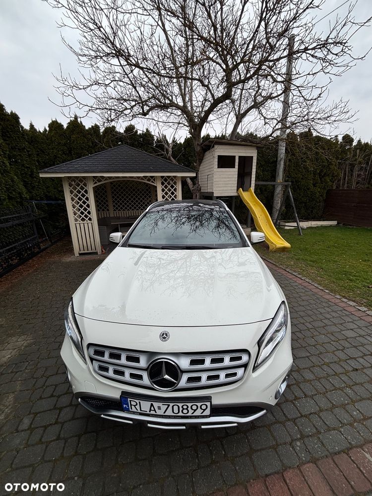 Mercedes-Benz GLA 250 4-Matic Urban - 11