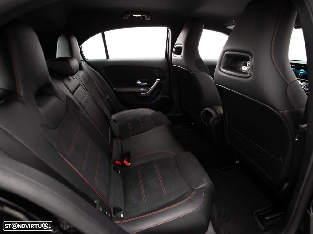 Mercedes-Benz A 250 e AMG Line - 11