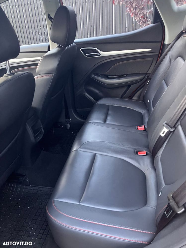 MG ZS 1.5 GSL 5MT Exclusive - 18