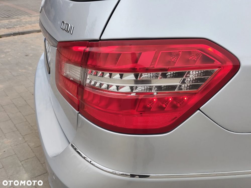 Mercedes-Benz Klasa E 200 CDI DPF BlueEFFICIENCY Automatik Avantgarde - 14