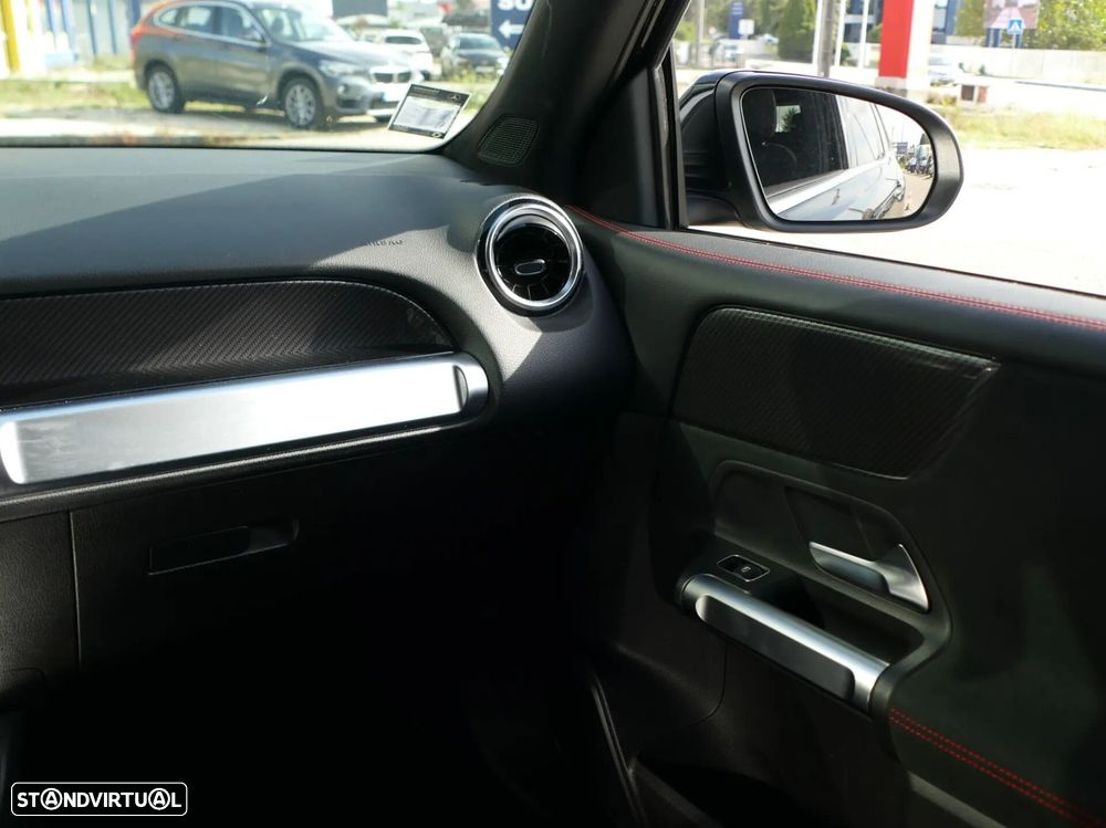 Mercedes-Benz GLB 180 d AMG Line - 36