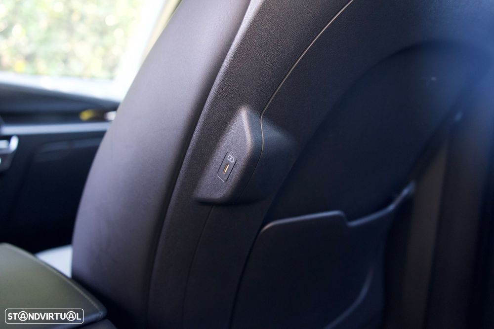 Kia Niro EV 64kWh Drive - 35