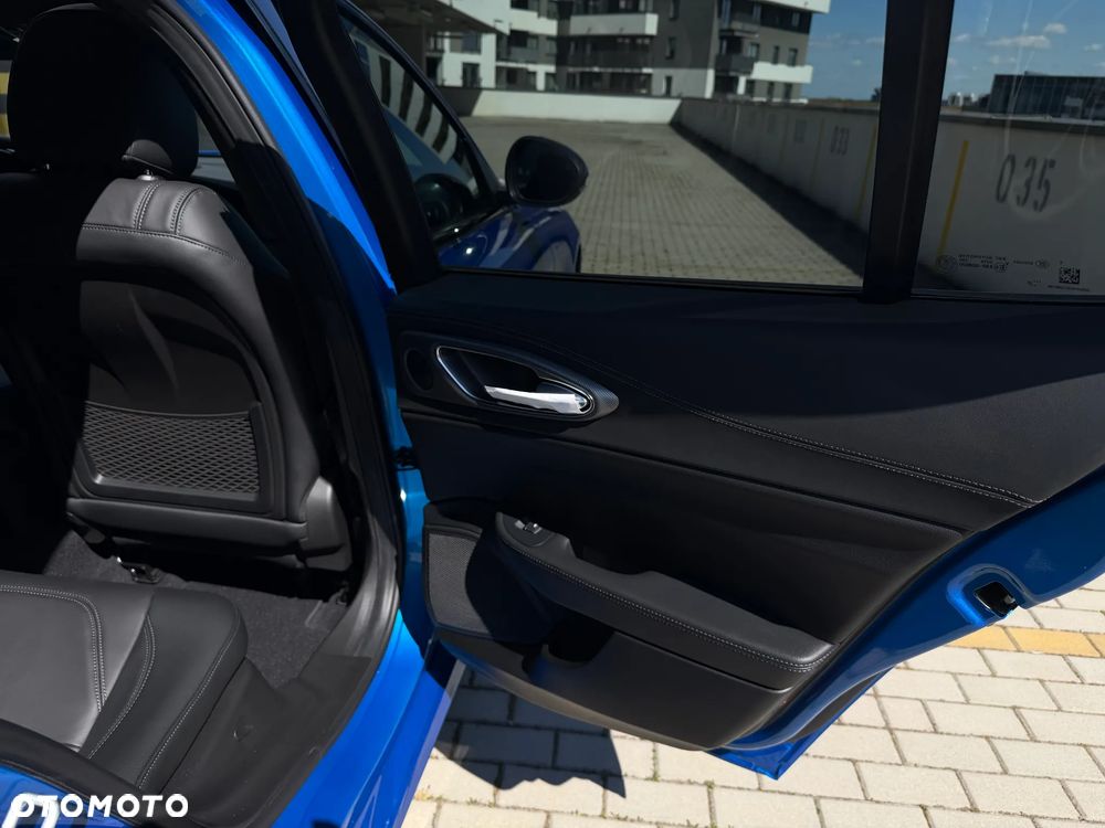 Alfa Romeo Giulia 2.0 Turbo Veloce Q4 - 23