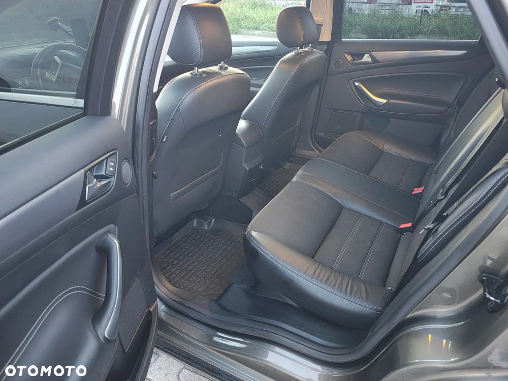 Ford Mondeo 2.0 TDCi Titanium - 16