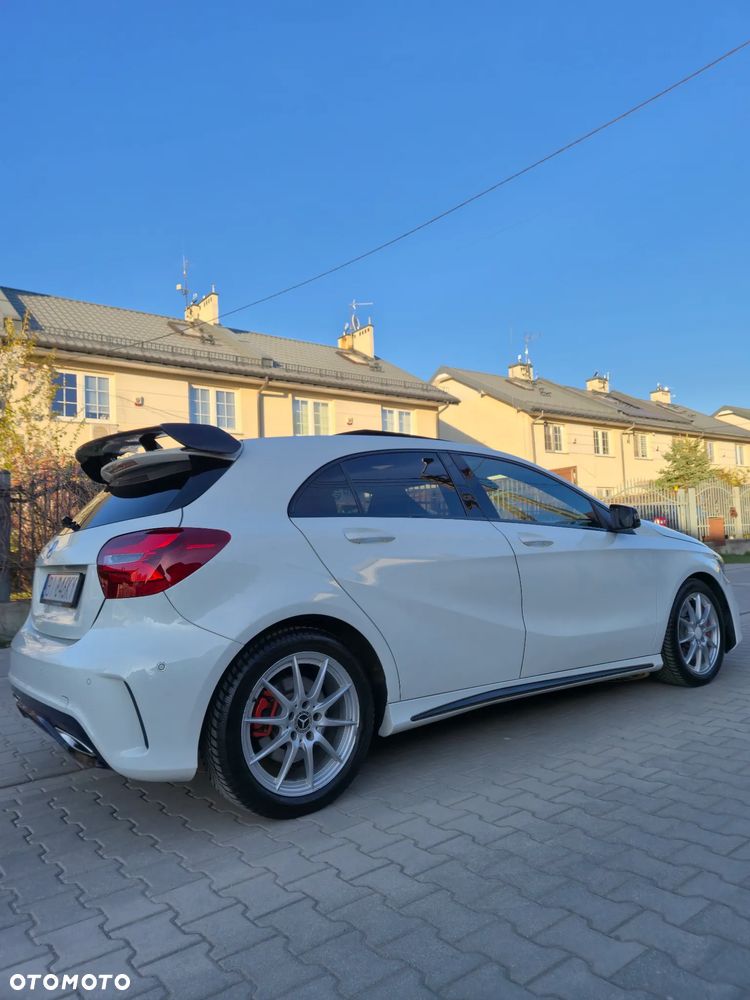 Mercedes-Benz Klasa A 250 AMG Line - 32