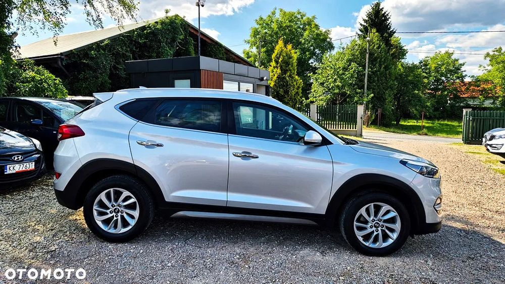 Hyundai Tucson 1.6 GDI BlueDrive GO 2WD - 11