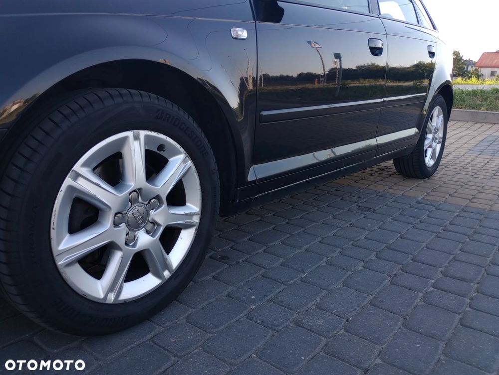 Audi A3 Sportback 2.0 FSI Ambiente - 4