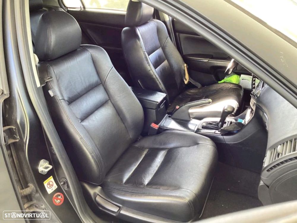 Honda Accord 2.4 Executive W/Navi Auto. - 2