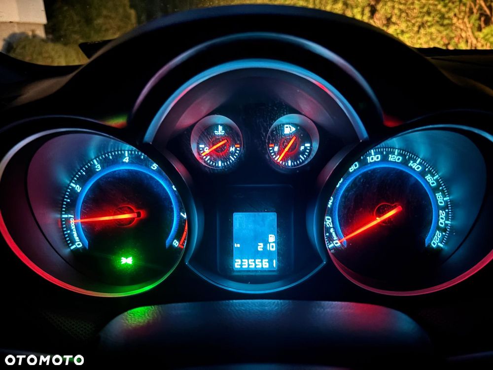 Chevrolet Cruze 1.6 LS+ - 12