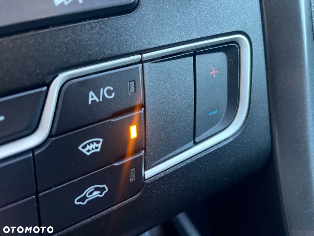 Ford Mondeo 2.0 TDCi Allrad Titanium - 24