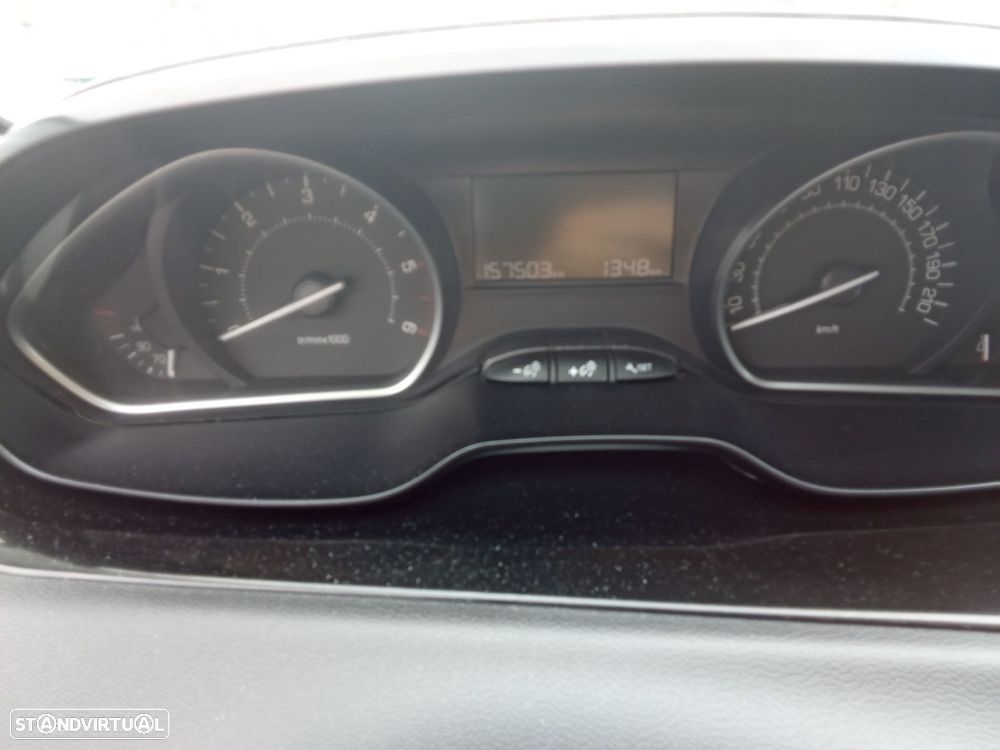 Peugeot 208 1.5 BlueHDi Active — fotografia 13