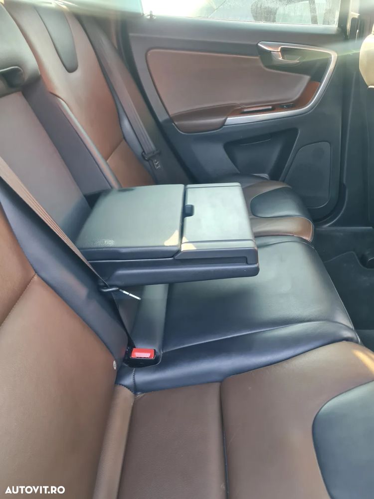 Volvo XC 60 D4AWD Kinetic - 3