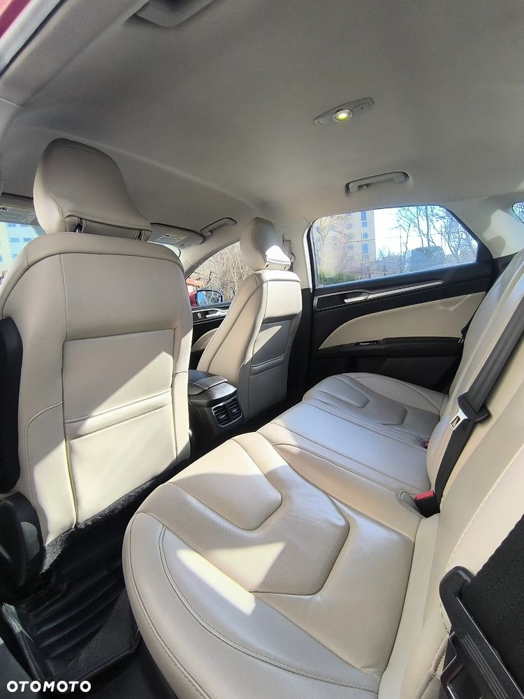 Ford Fusion - 31
