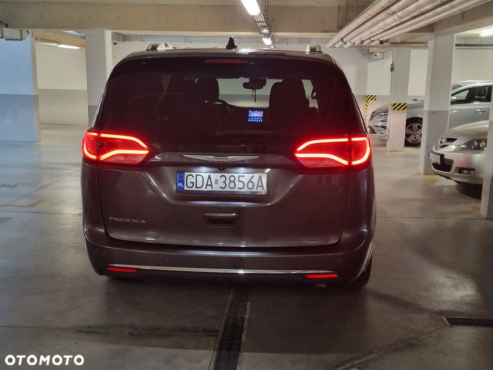 Chrysler Pacifica - 21