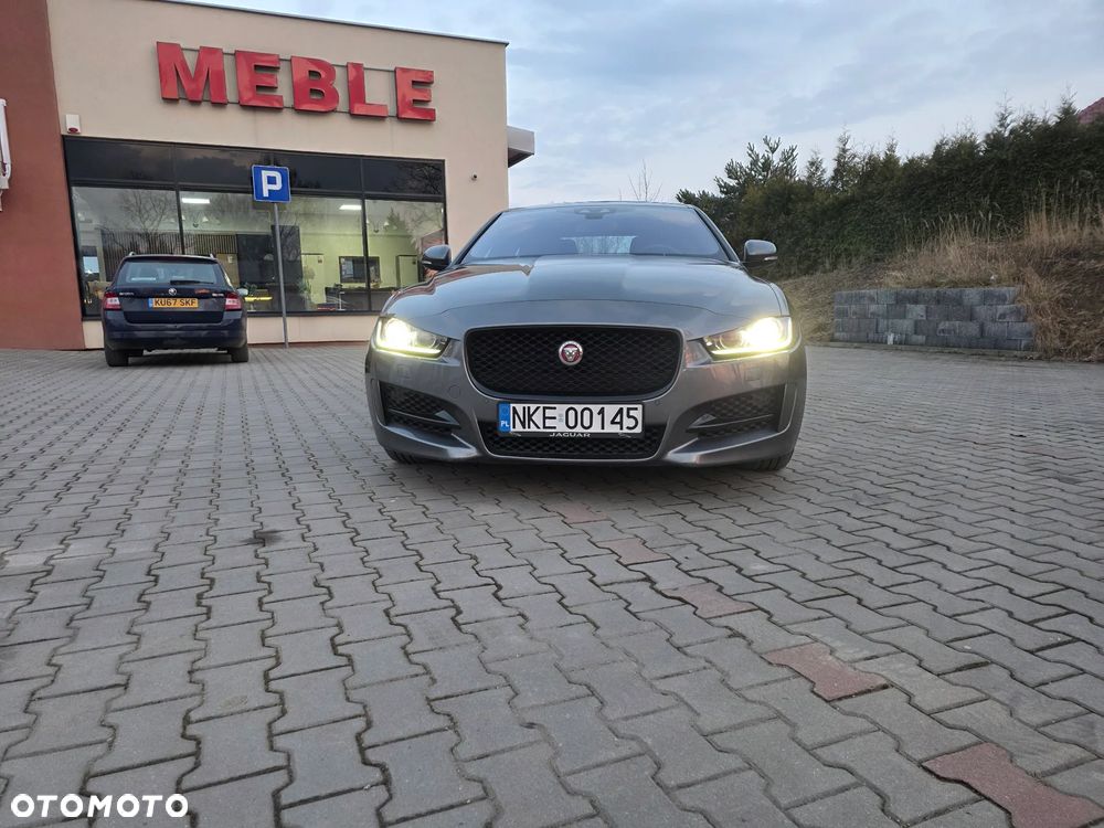 Jaguar XE - 2