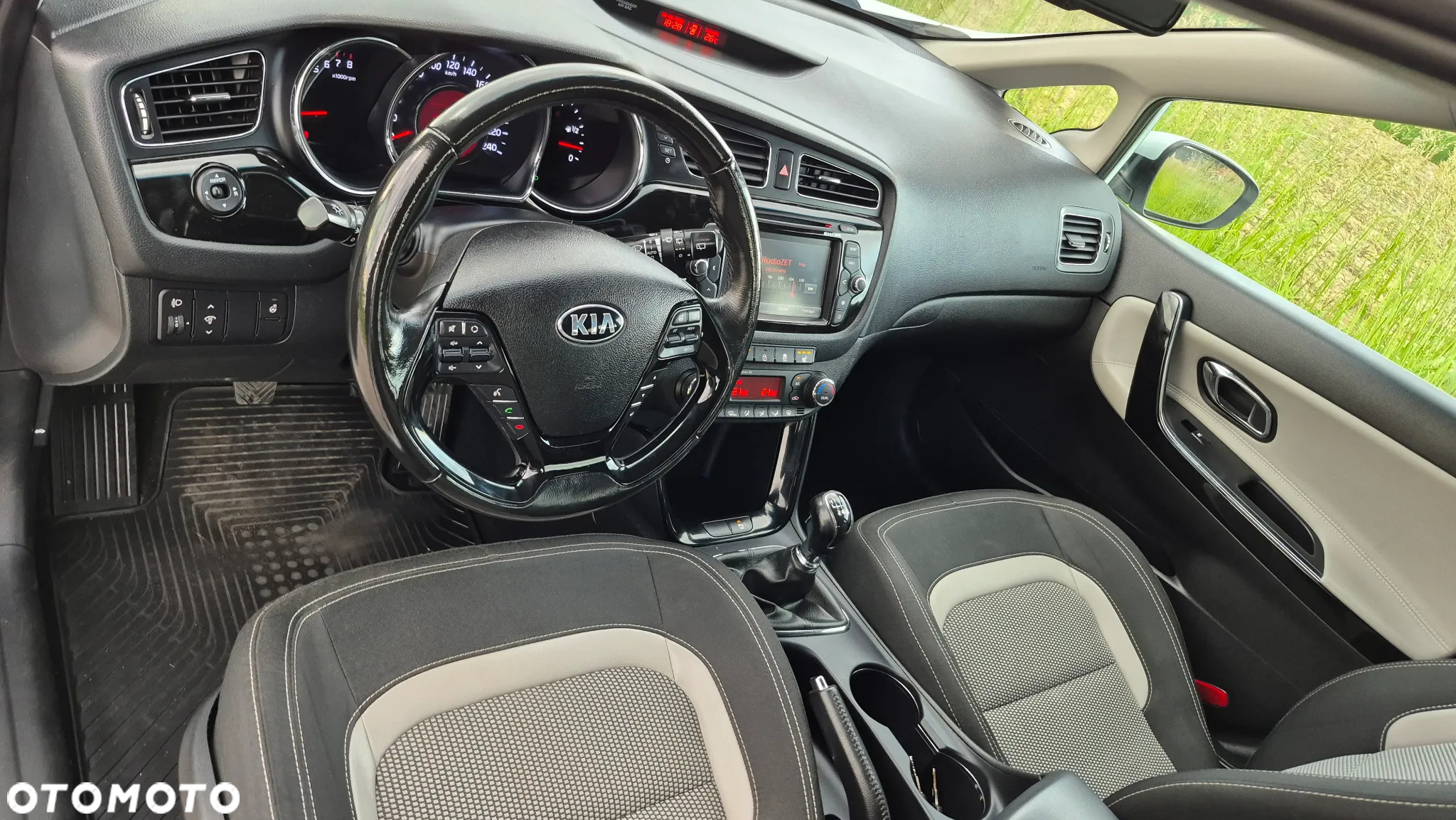 Kia Ceed 1.6 GDI ISG SW Platinum Edition - 14