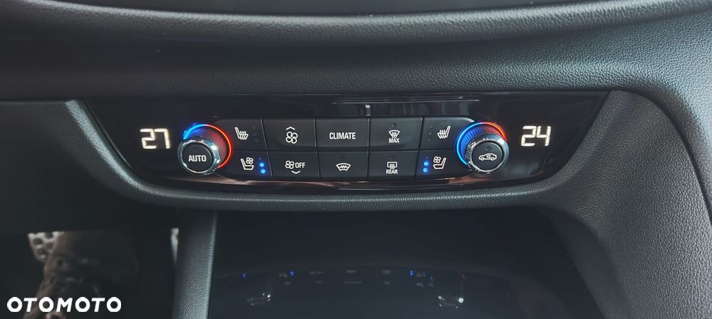 Opel Insignia 2.0 T 4x4 Exclusive S&S - 19