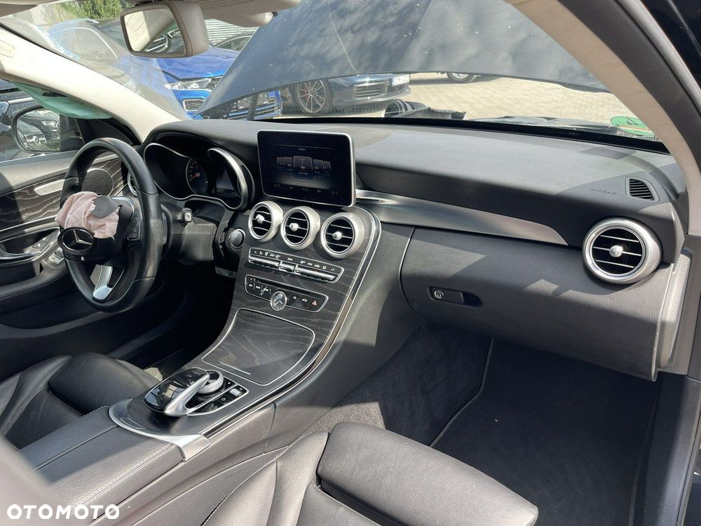 Mercedes-Benz Klasa C 250 (BlueTEC) d 4Matic T 7G-TRONIC Avantgarde - 10